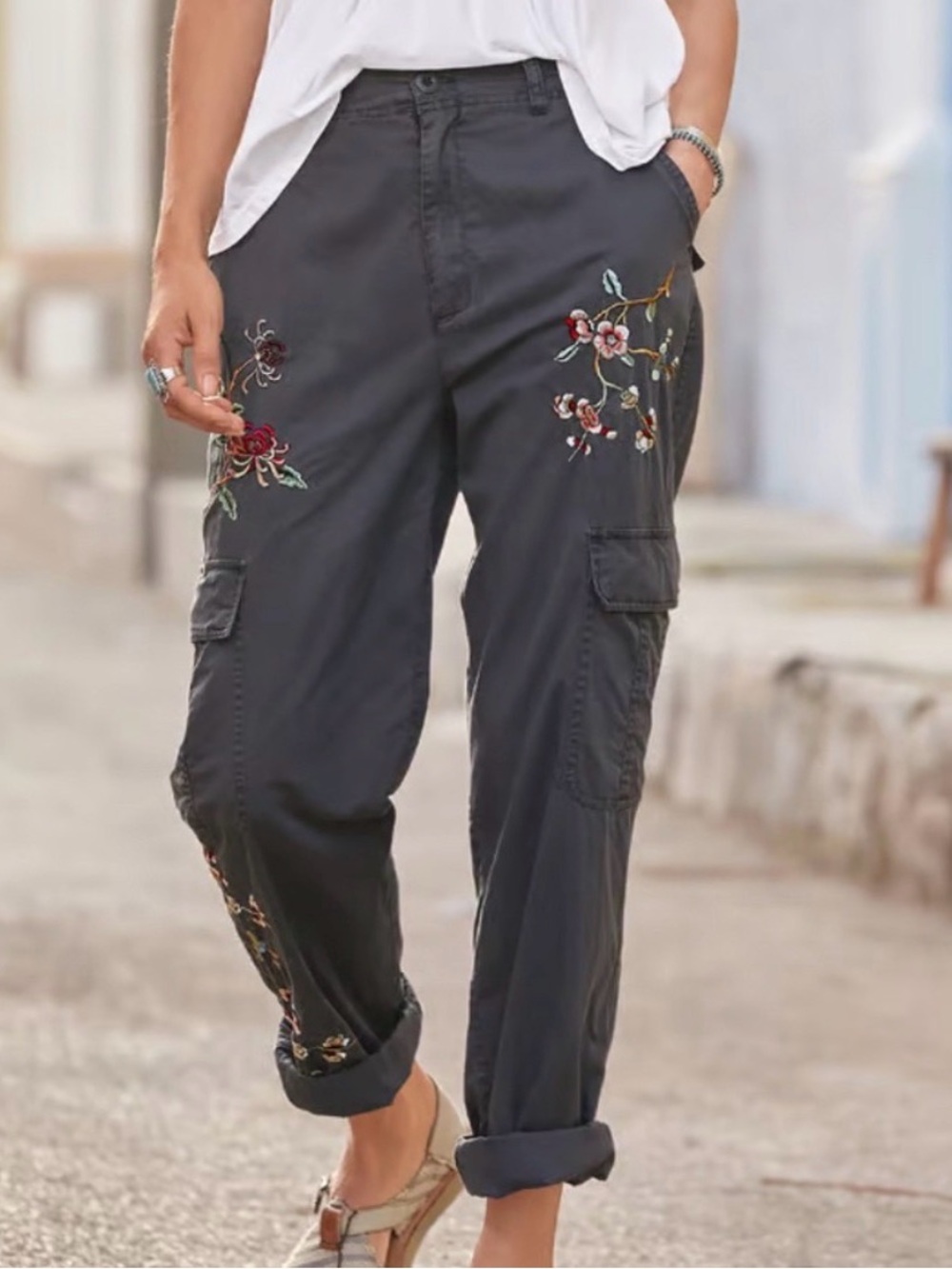 Sundance Cargo Embroidered Floral Bloom In Ease Pants Size 12 Gray
